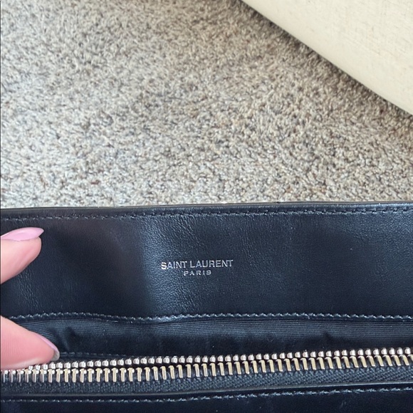 Yves Saint Laurent LouLou Large Flapbag Metalasse - Black and Silver - Picture 8 of 13